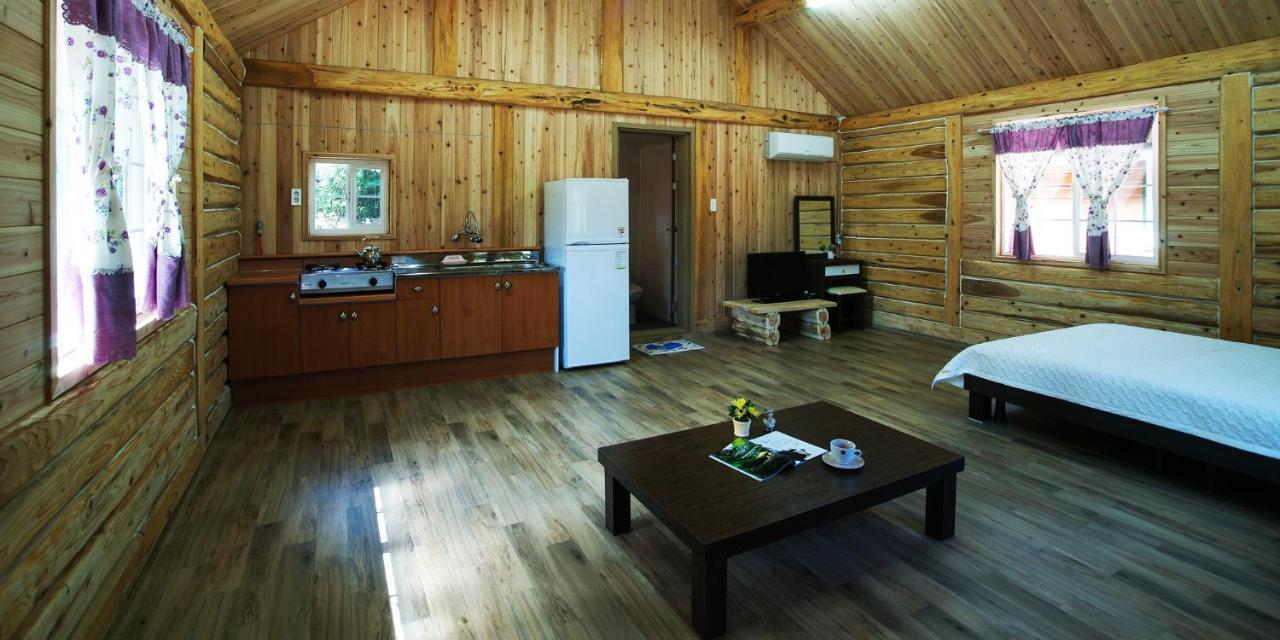 Jeju Joa Log Pension Seogwipo Exteriör bild